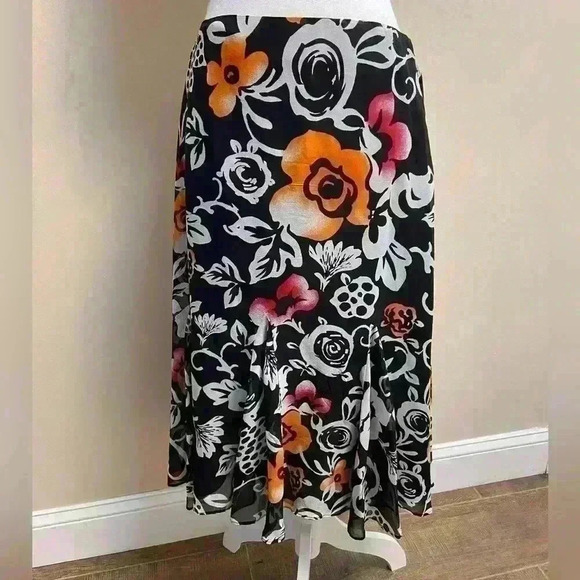 Chico’s skirt 100% silk floral midi length fully lined. Medium - Picture 1 of 7